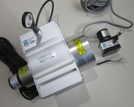 介紹電壓拉繩位移傳感器安裝方式及注意事項(xiàng)